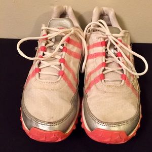 Girls Size 6 Pink/White/Gray Nike Jana Sneakers.