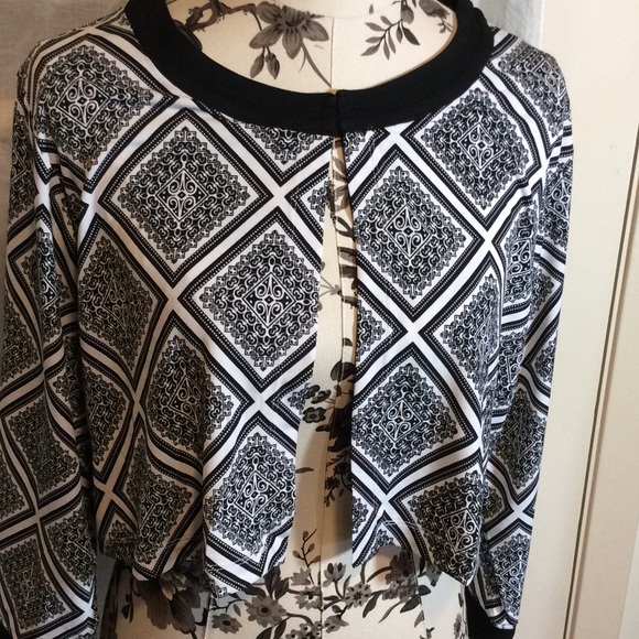 Liz Lange Printed Bolero Black & White Cardigan