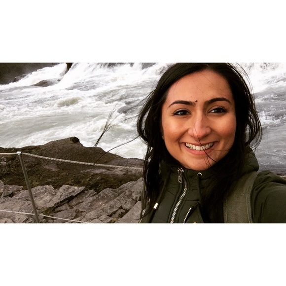 Meet your Posher, Helina