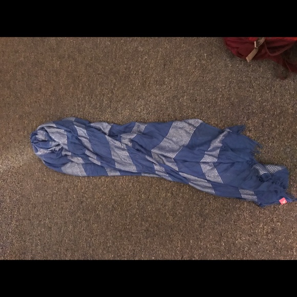 Scarf - Picture 3 of 3