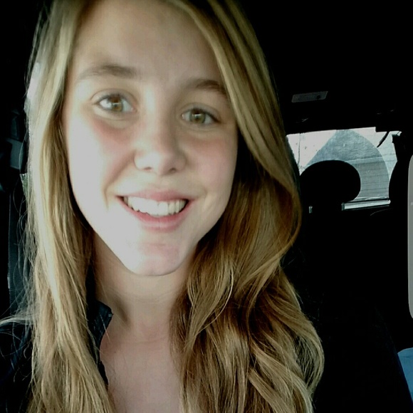 Meet your Posher, Justine - Picture 1 of 1
