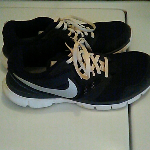 Ladies nike shoes