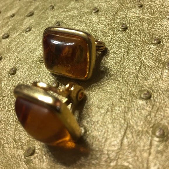 Joyous golden clip earrings! - Picture 4 of 4