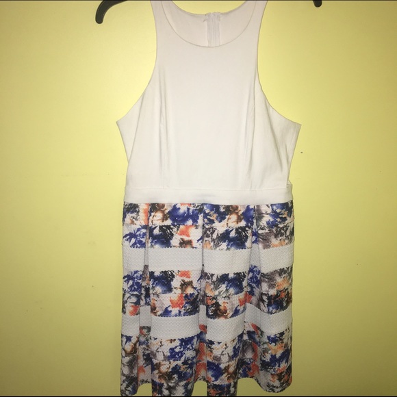 White Floral Mini Dress 💕
