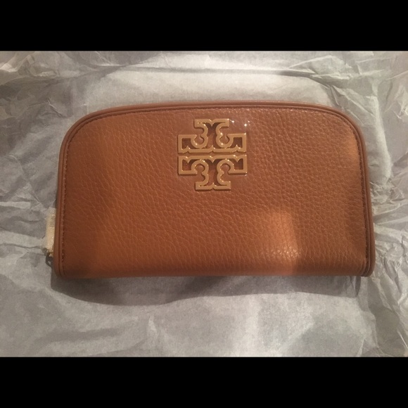NWT Tory Burch Britten Zip Wallet - Picture 1 of 4