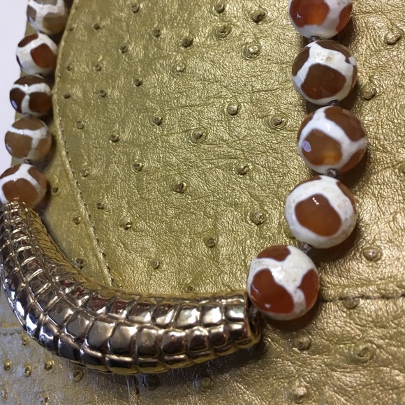 Role model in a beautiful, bright necklace! - Picture 3 of 4