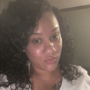 Meet your Posher, Monica