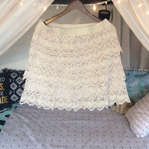 Vanity Dresses & Skirts - Vanity Lace Skirt