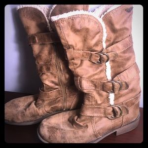 Roxy boots. Soft inside. Size 9