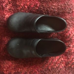 Dansko size 40 (10 US) Black Leather Clogs