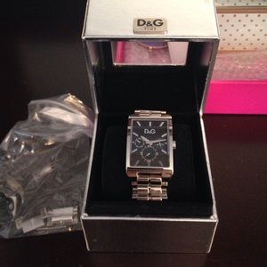D & G ladies watch. Includes extra links $75