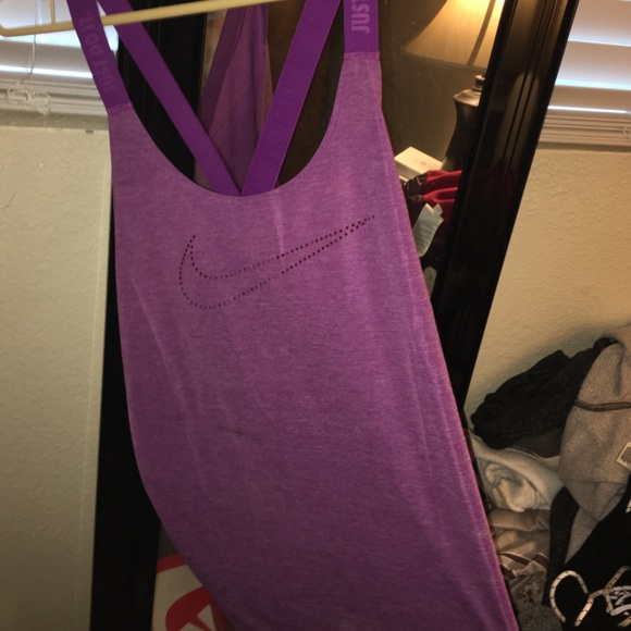 Never worn Nike tank!