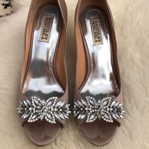 Badgley Mischka Satin Pump