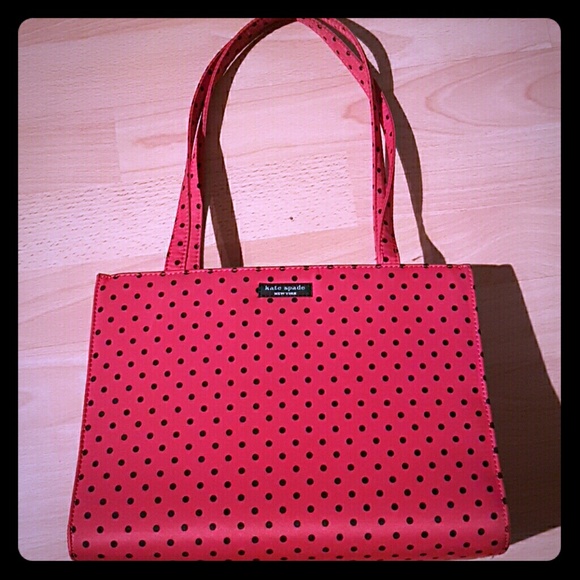 EUC Classic kate spade purse