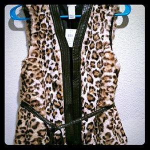 Fur leopard print vest