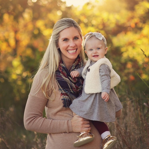 Meet your Posher, Caitlin - Picture 1 of 1