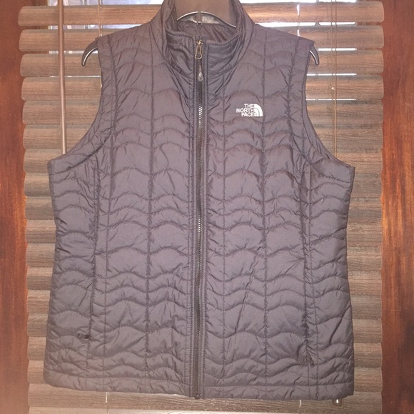 The north face vest size XL (USED)