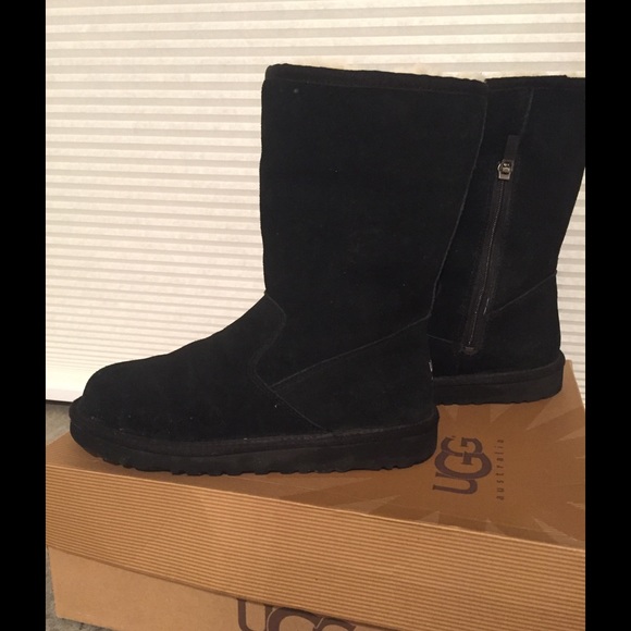 Black Uggs