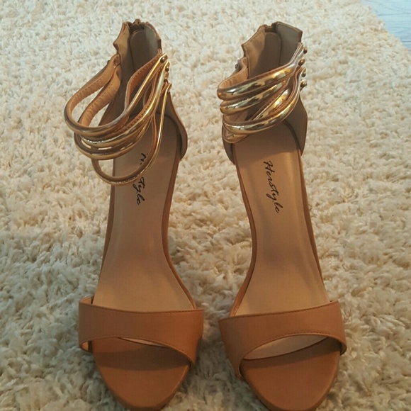 Nude open toe heel