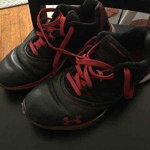Men's 11 under armor basketball shoes micro blur