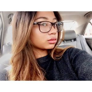 Meet your Posher, Quiera