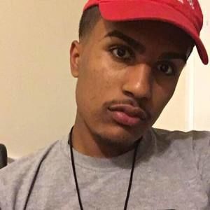 Meet your Posher, Louis