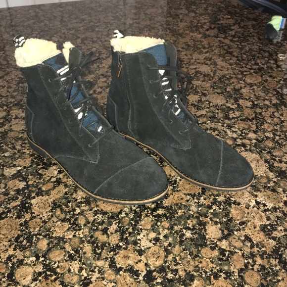 Tom's Black Suede Boots