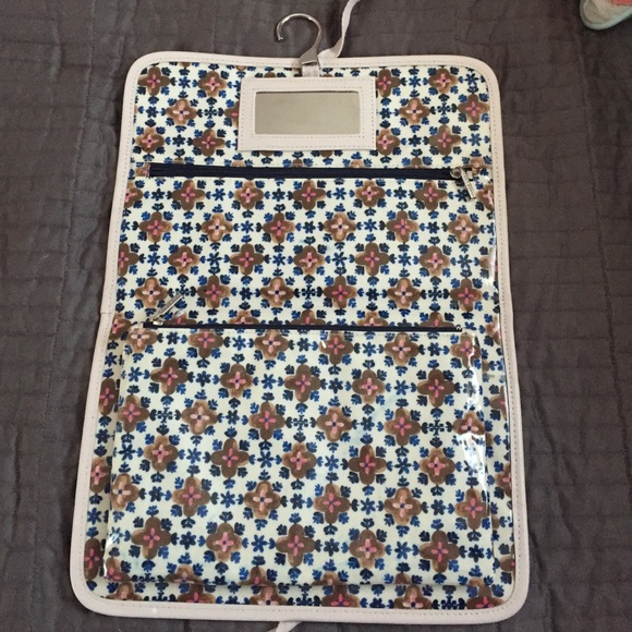 Tory Burch Bags - NWOT Tory Burch travel hanging organizer Tory Burch Bags - NWOT Tory Burch travel hanging organizer