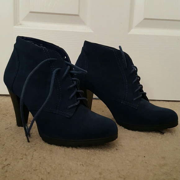 Navy blue suede ankle booties