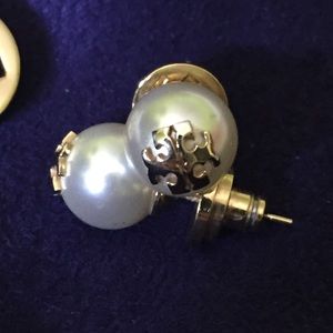 Tory burch pearl earrings.