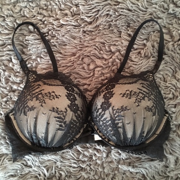 Victoria's Secret Miraculous Plunge Bra