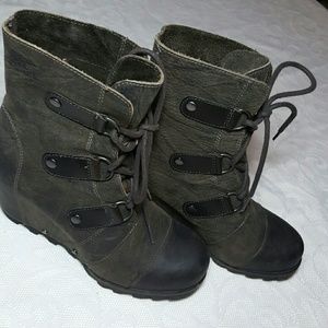 Sorel wedge boots
