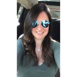 Meet your Posher, Tania