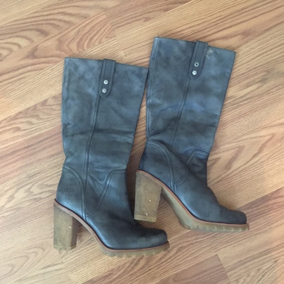 UGG heel distressed style boots 8.5