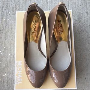 MICHAEL Michael Kors Patent Leather Pump