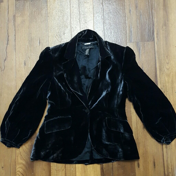 Host pick! Laundry by shelli segal Velvet blazer