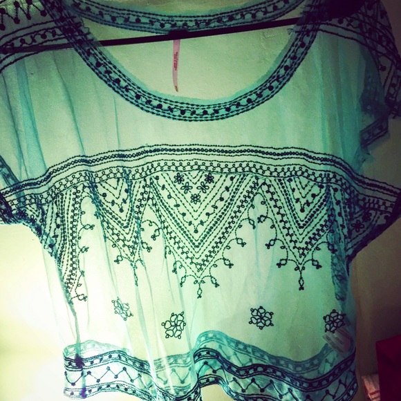 Free People see through crop top size Medium - Picture 3 of 4