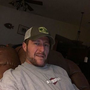 Meet your Posher, Dennis