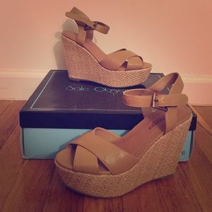 Sole Obsession Modesty Wedge Sandal Sz 7 Tan Color