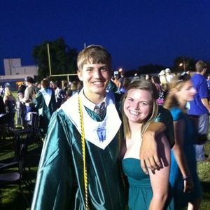 Meet your Posher, Hallie