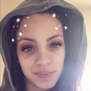 Meet your Posher, Chrissy