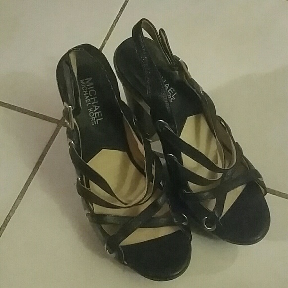 Black heels - Picture 2 of 4