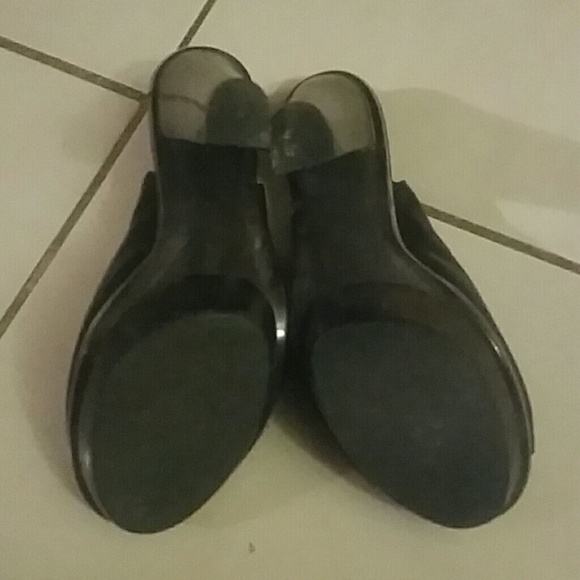 Black heels - Picture 3 of 4