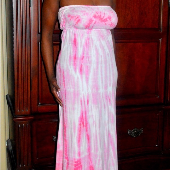 Hard tail strapless dress