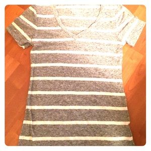 XS Heather Gray/White Striped V-Neck Tee