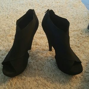 Black platform booty