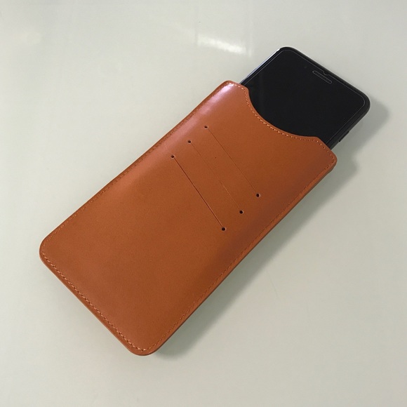 Café au Lait Authentic Leather iPhone Sleeve - Picture 2 of 3