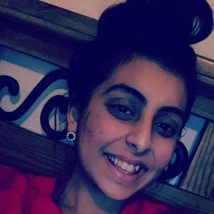 Meet your Posher, Enessa