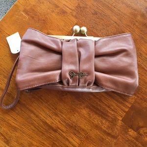 Jessica Simpson clutch