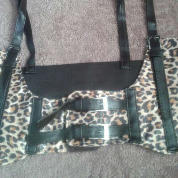Store closing*Leopard print underbust belt/harness